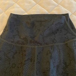 Girls leggings. Snake skin look. XS. EUC